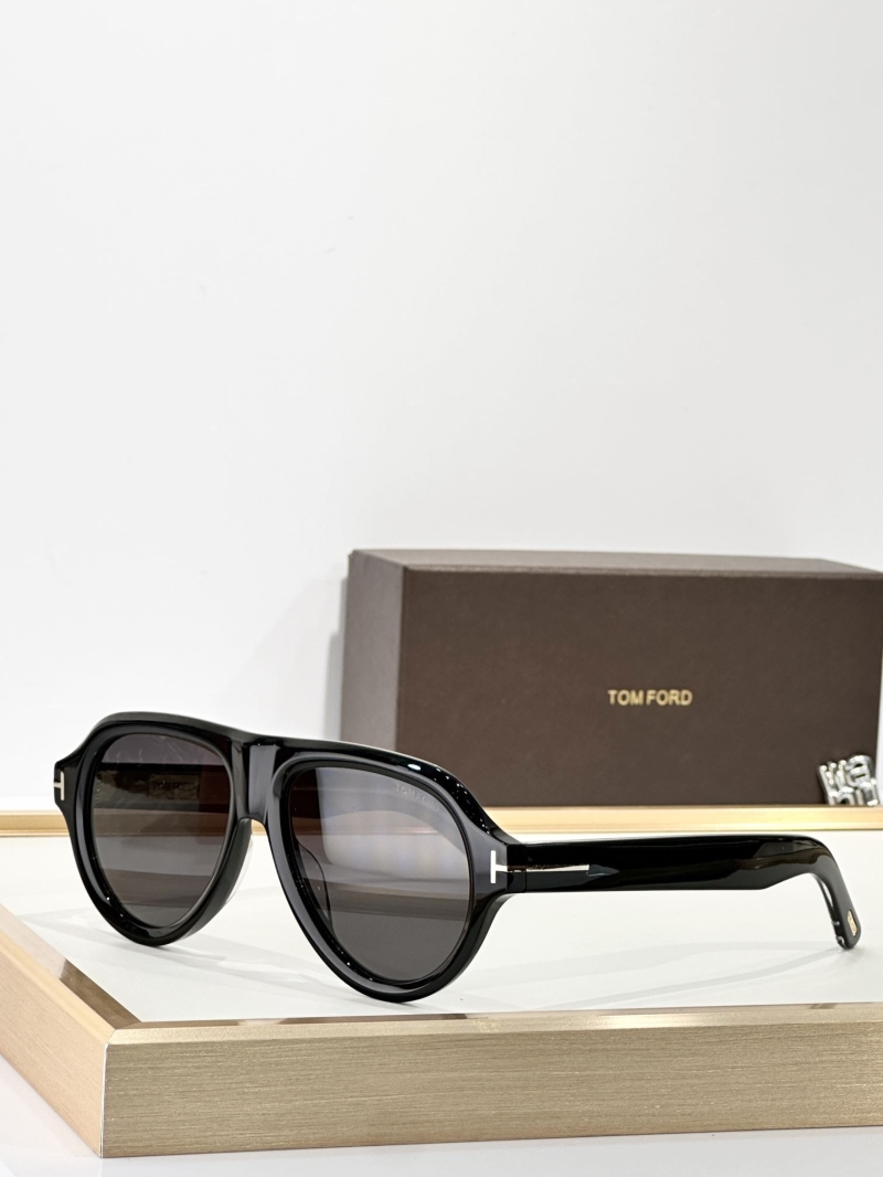 TOM FORD